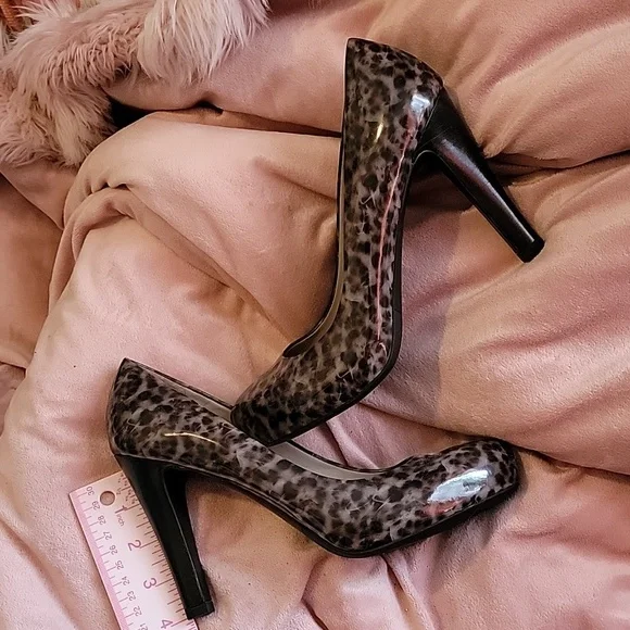 SOLD. Franco Sarto leopard heels - Picture 1 of 5